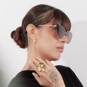 Anillo elegante de flor
