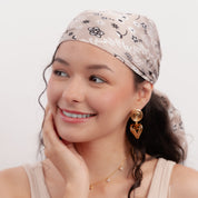 Aretes colgantes con diseño de corazón