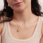 Collar con diseños de luna