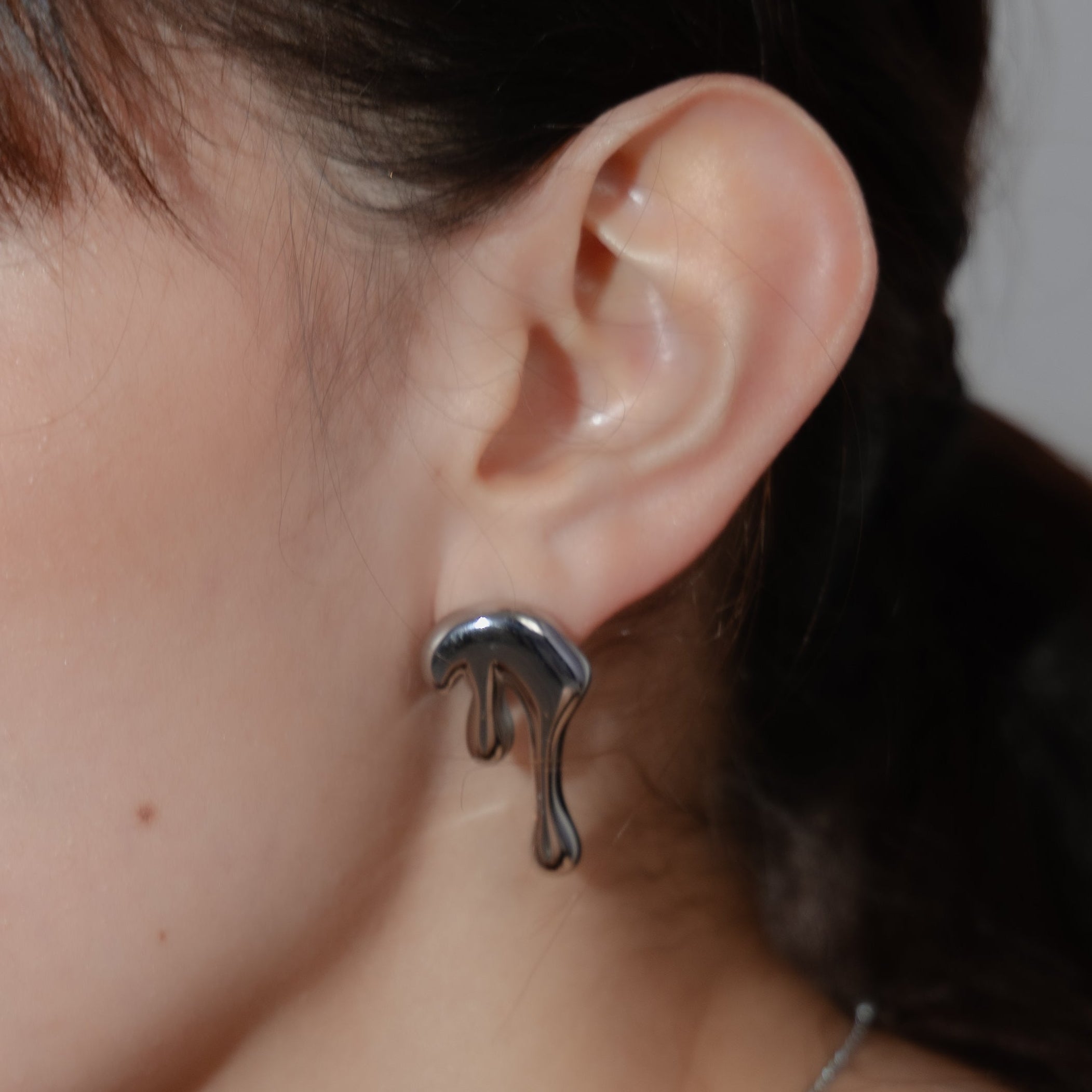 Aretes con diseño irregular
