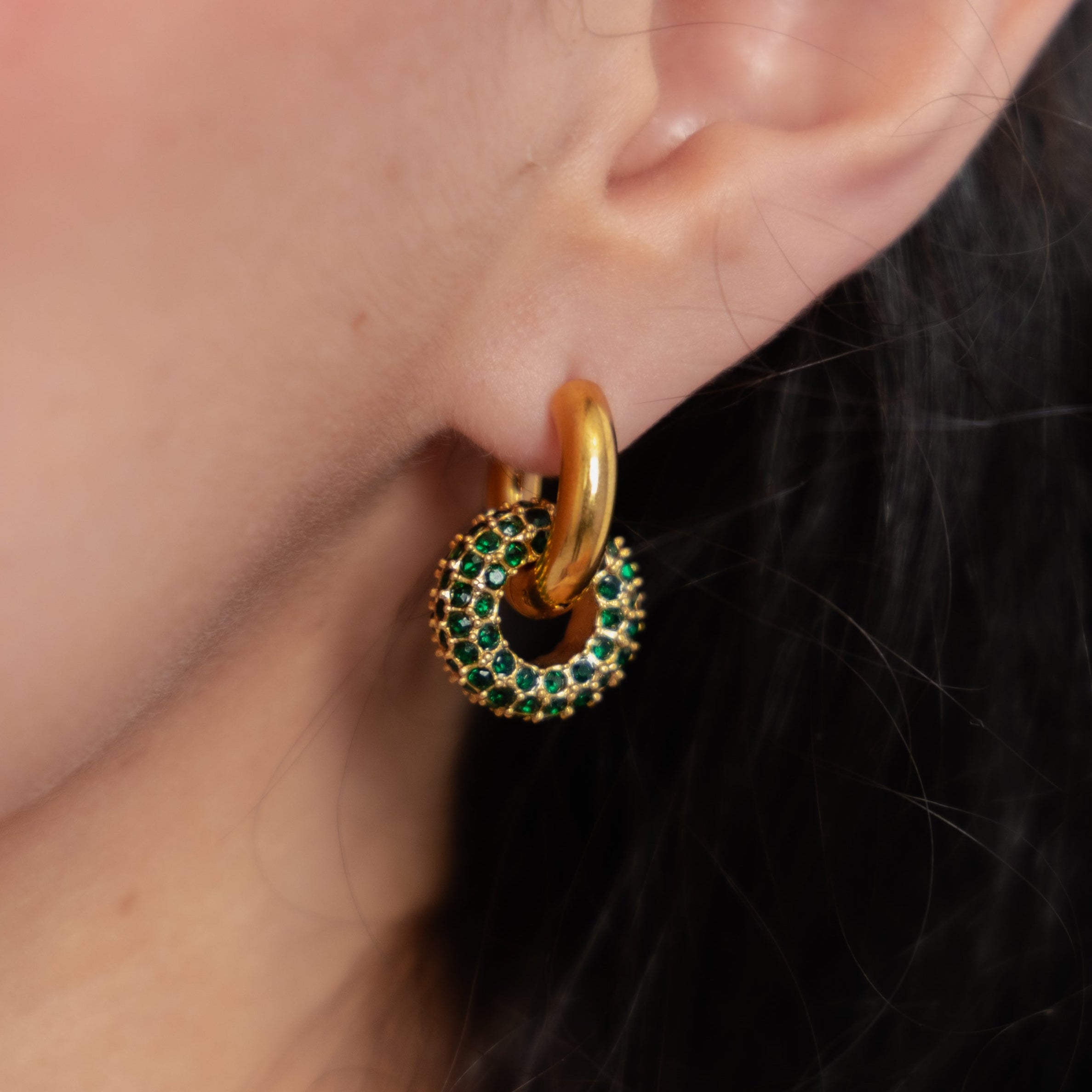 Argollas dobles con pedrería
