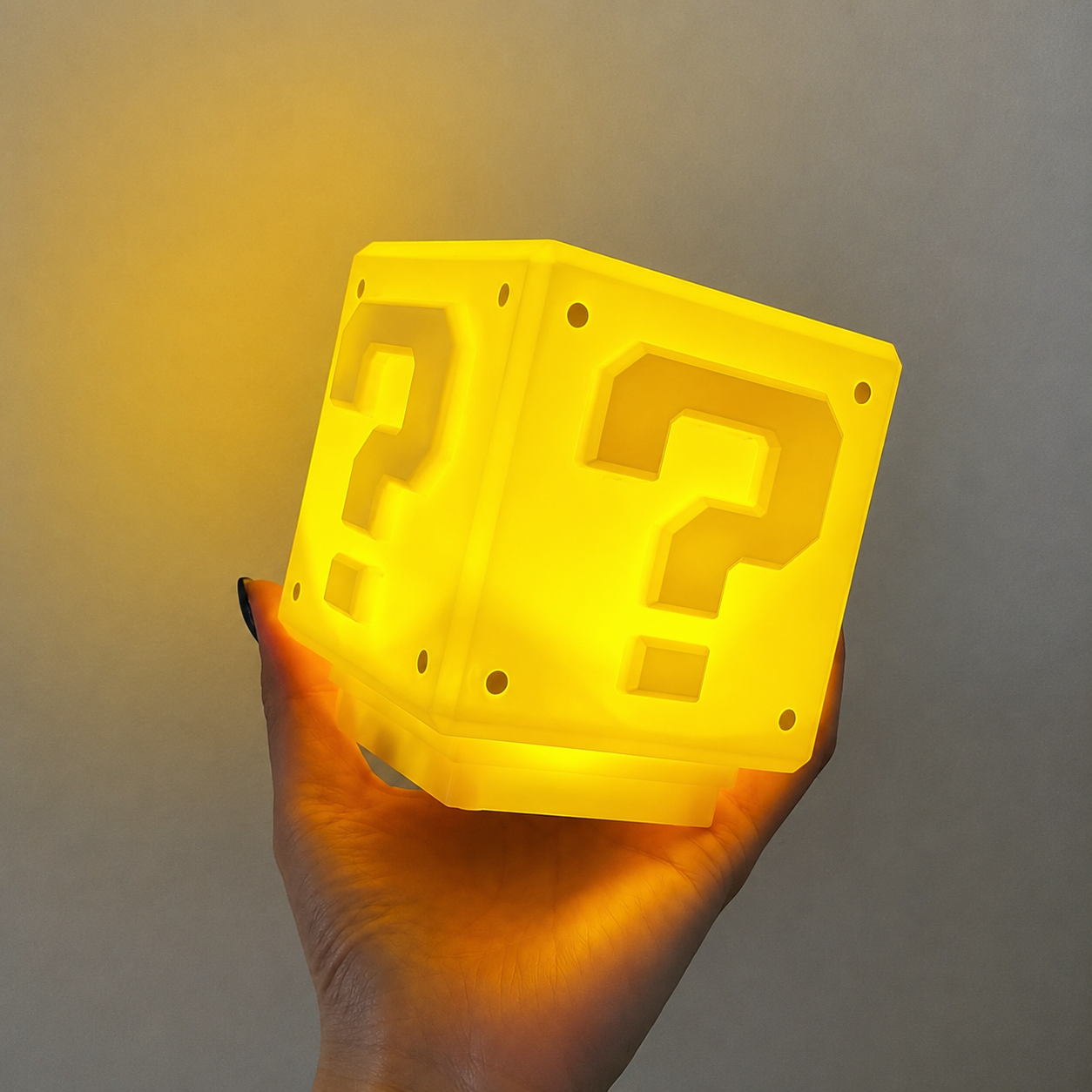 Lámpara cubo de Super Mario