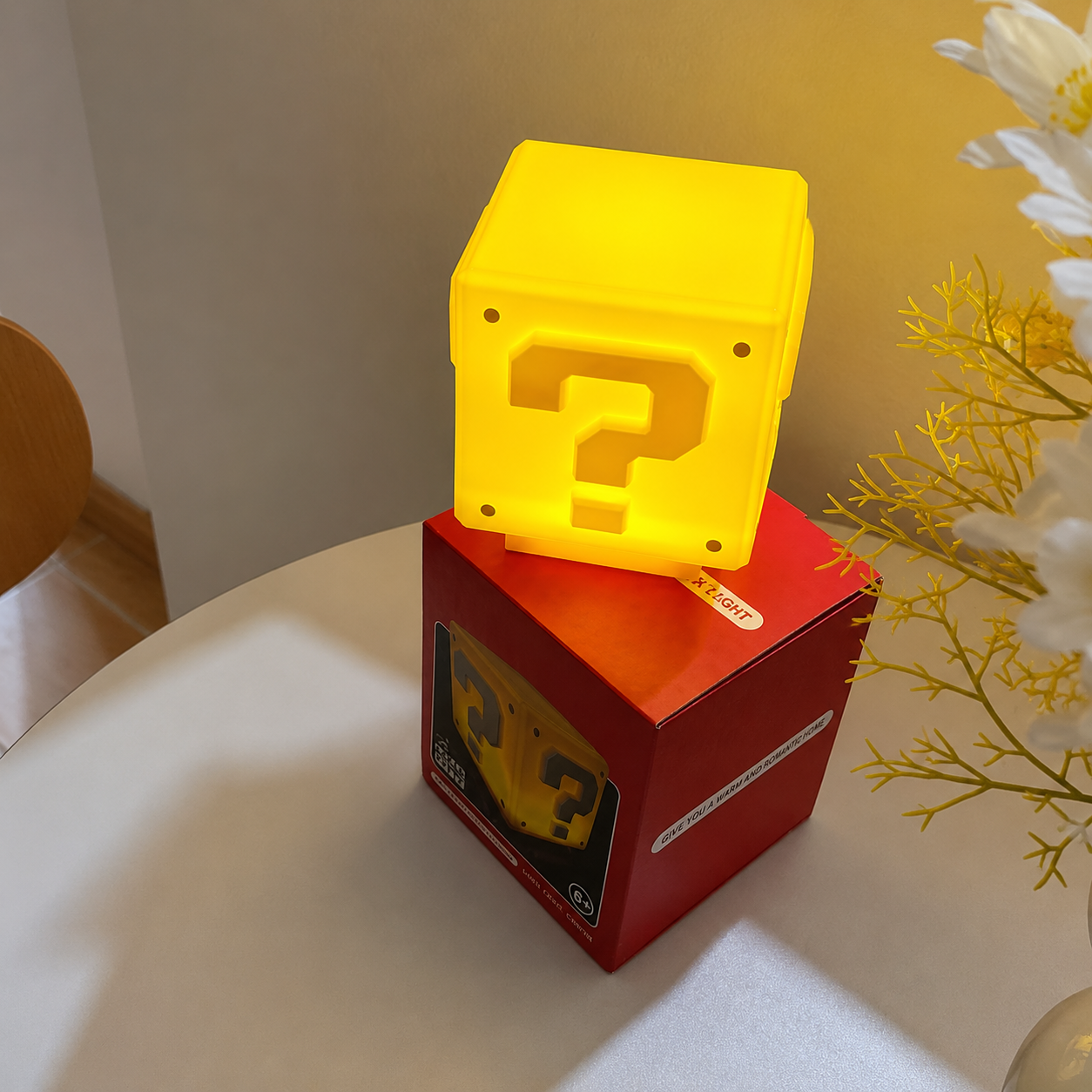 Lámpara cubo de Super Mario