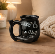 Taza de cerámica con pipa integrada