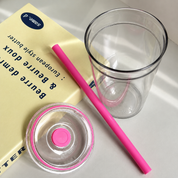 Vaso transparente con pajilla