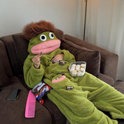 Pijama enteriza de personaje verde