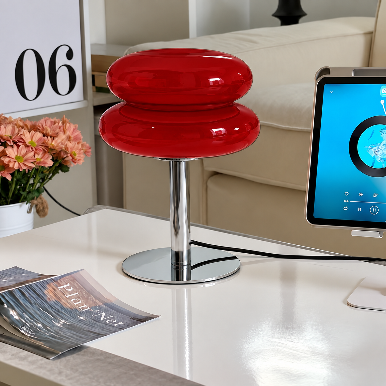 Lámpara LED de mesa con diseño moderno