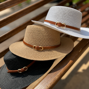 Sombrero Tejido con Hebilla Dorada