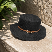 Sombrero Tejido con Hebilla Dorada