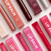 Bálsamo labial voluminizador con brillo