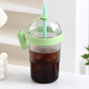 Vaso con pajilla y tapa antipolvo