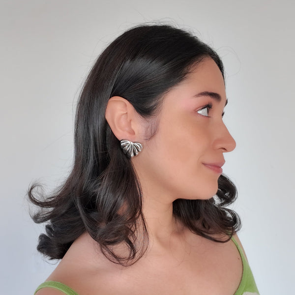 Aretes con diseño de hoja