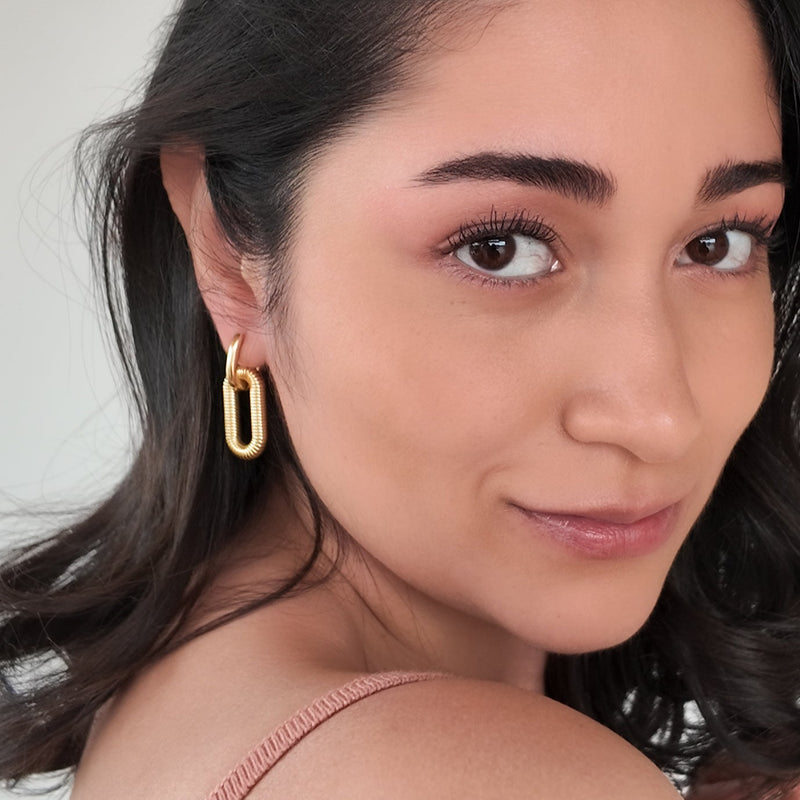 Aretes con diseño de ovalo