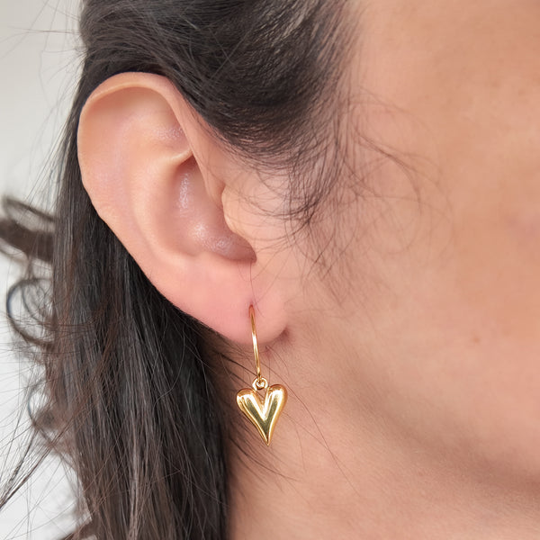 Aretes colgante con diseño de corazón