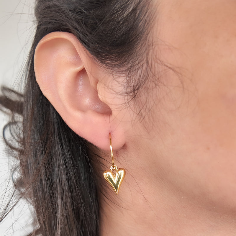 Aretes colgante con diseño de corazón