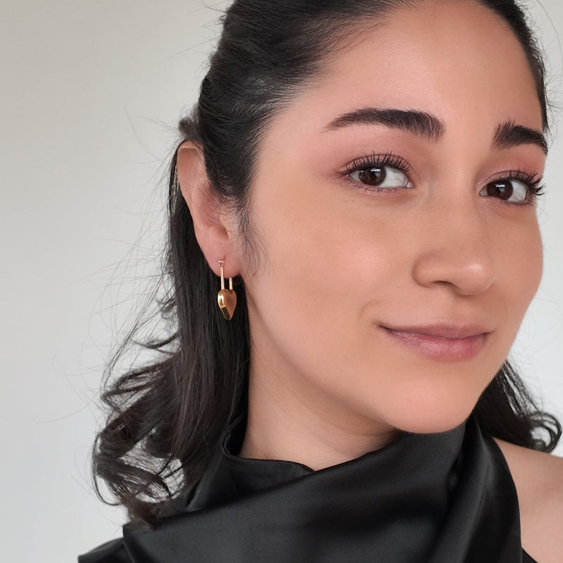Aretes pequeños con diseño de corazón
