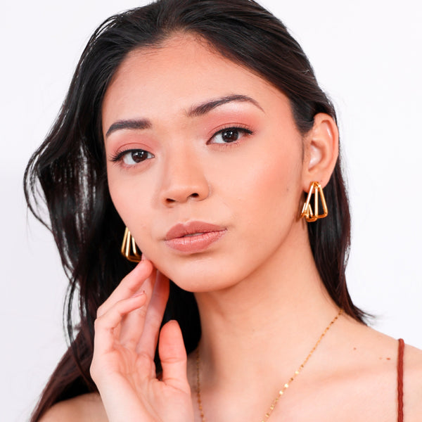 Aretes grandes con diseño de líneas