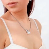 Collar con dije de conejo