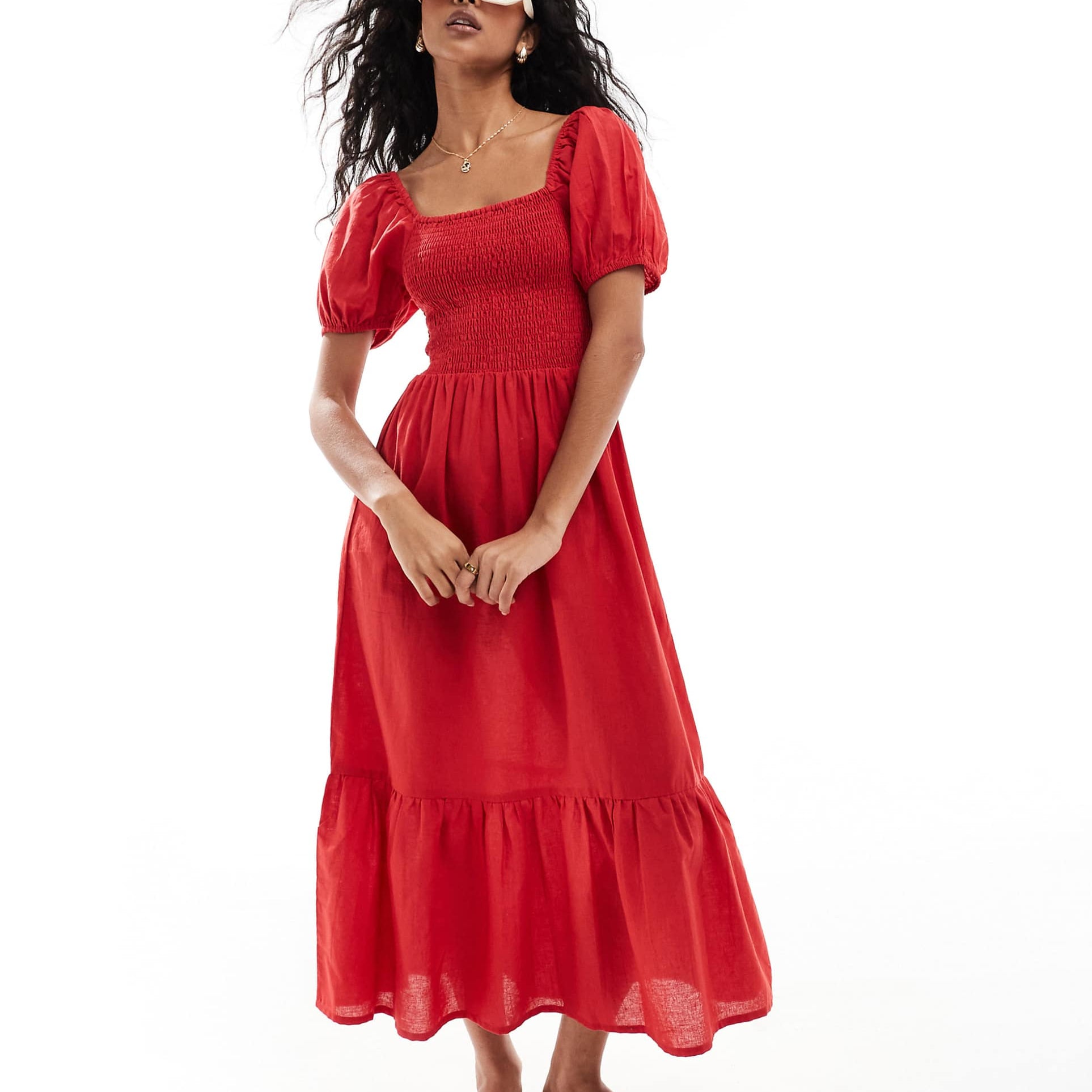 Vestido de cuello cuadrado