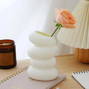 Florero minimalista ondulado