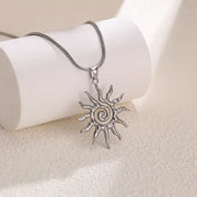 Collar con dije de sol