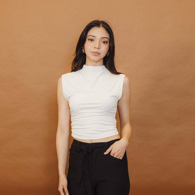 Blusa sin manga de cuello alto