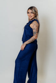 Conjunto de dos piezas sin mangas tipo camisa y palazzo