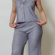 Conjunto de dos piezas sin mangas tipo camisa y palazzo