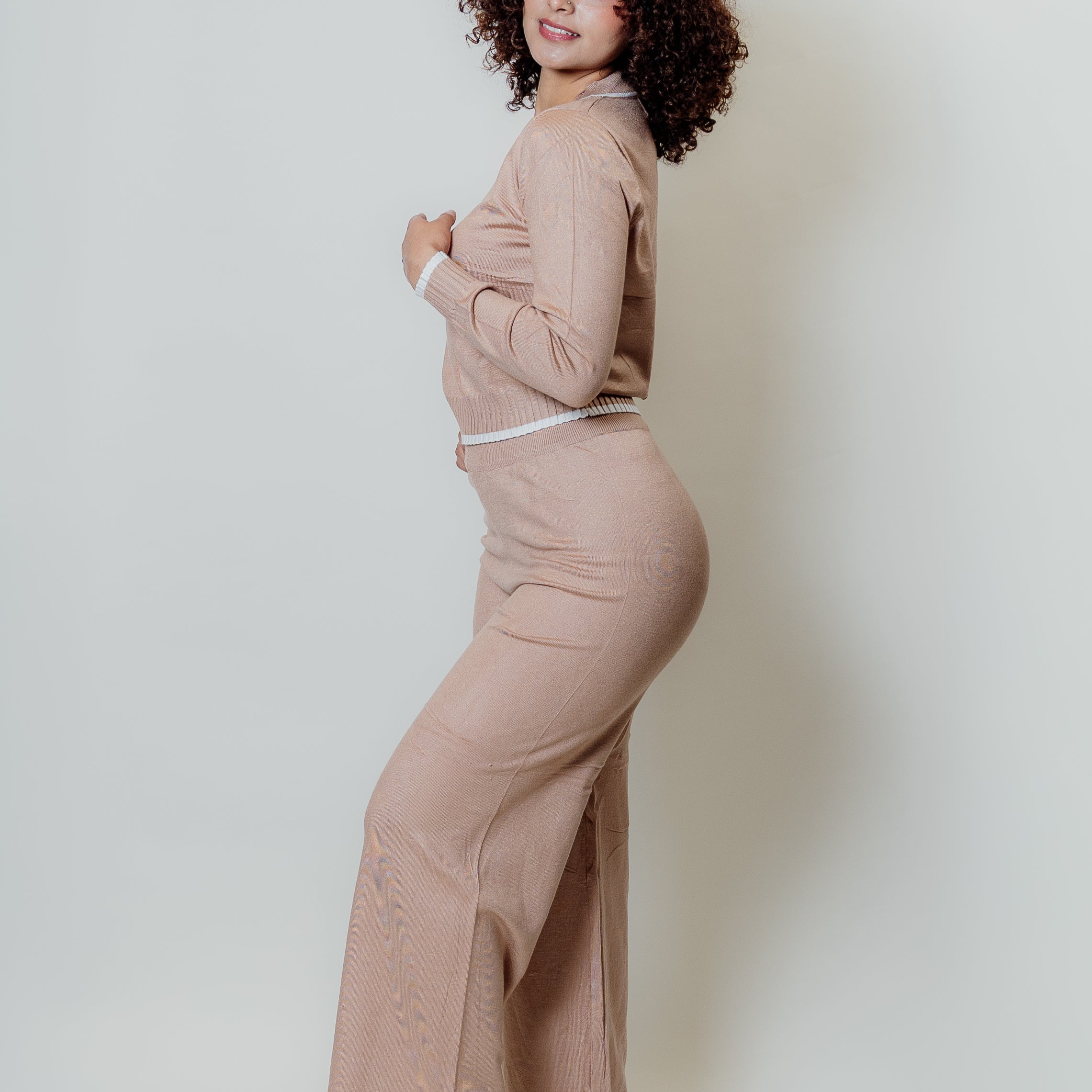 Conjunto de dos piezas con escote V manga larga y palazzo