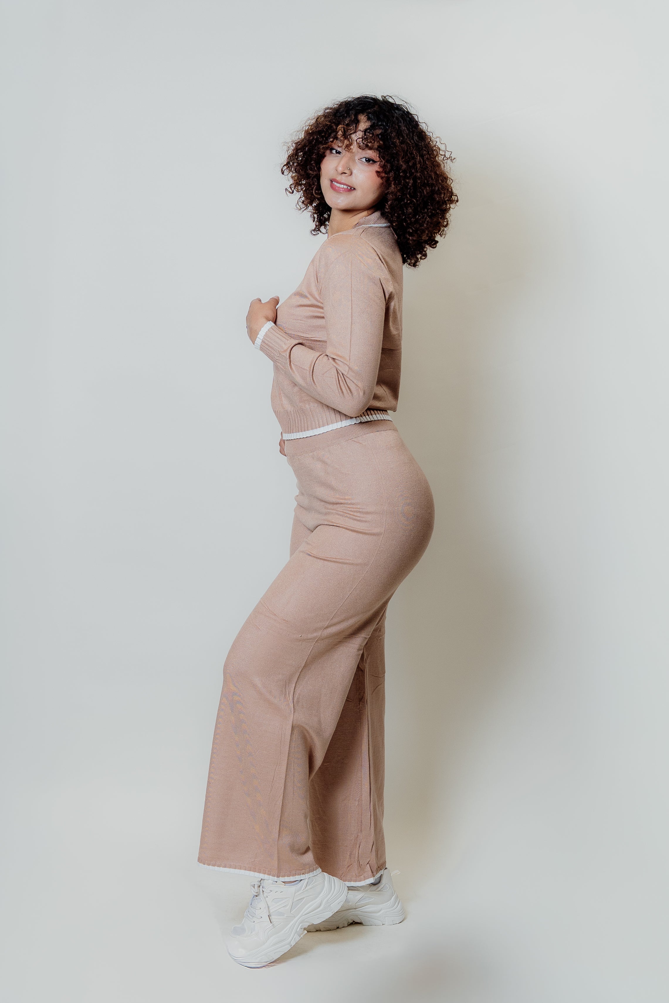 Conjunto de dos piezas con escote V manga larga y palazzo