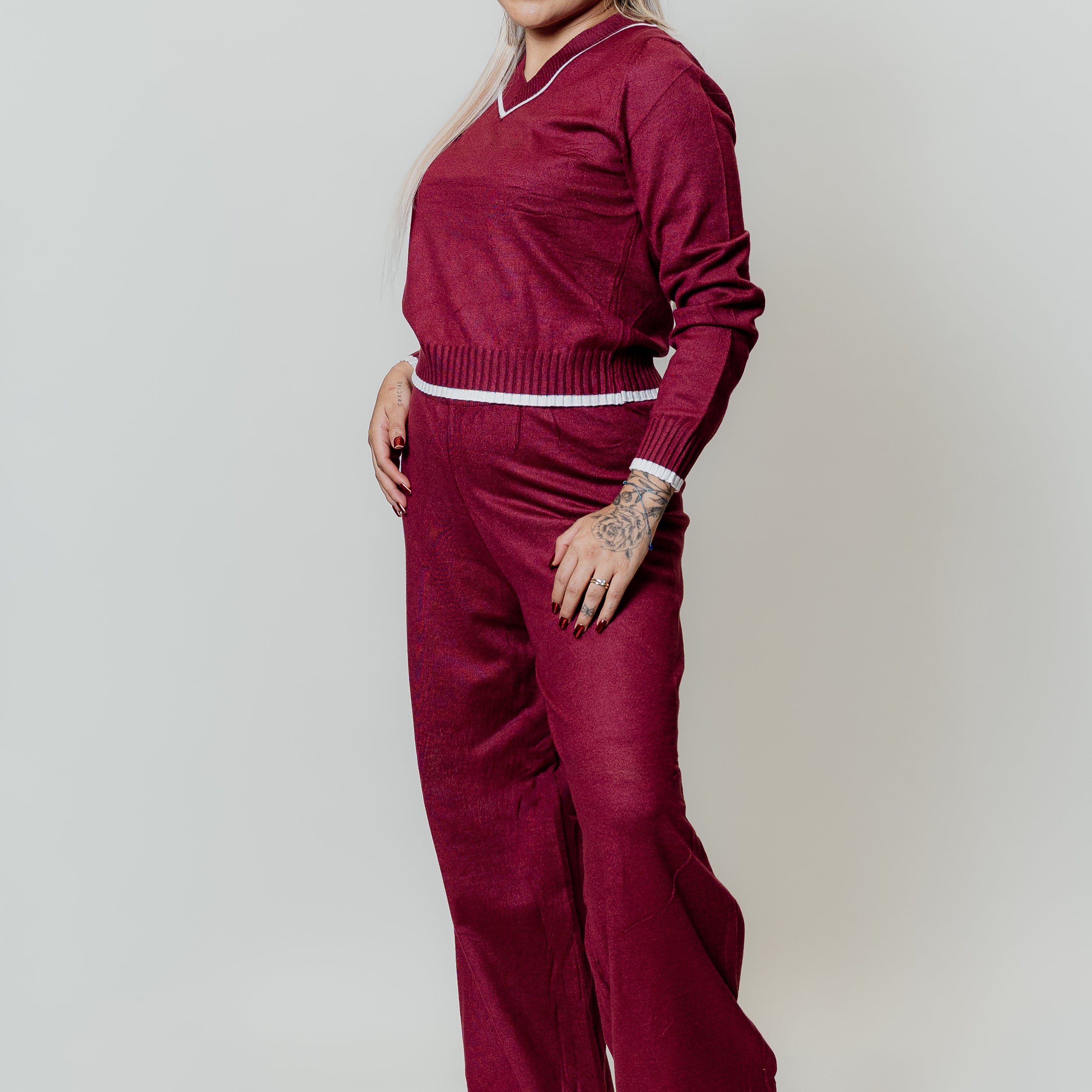 Conjunto de dos piezas con escote V manga larga y palazzo