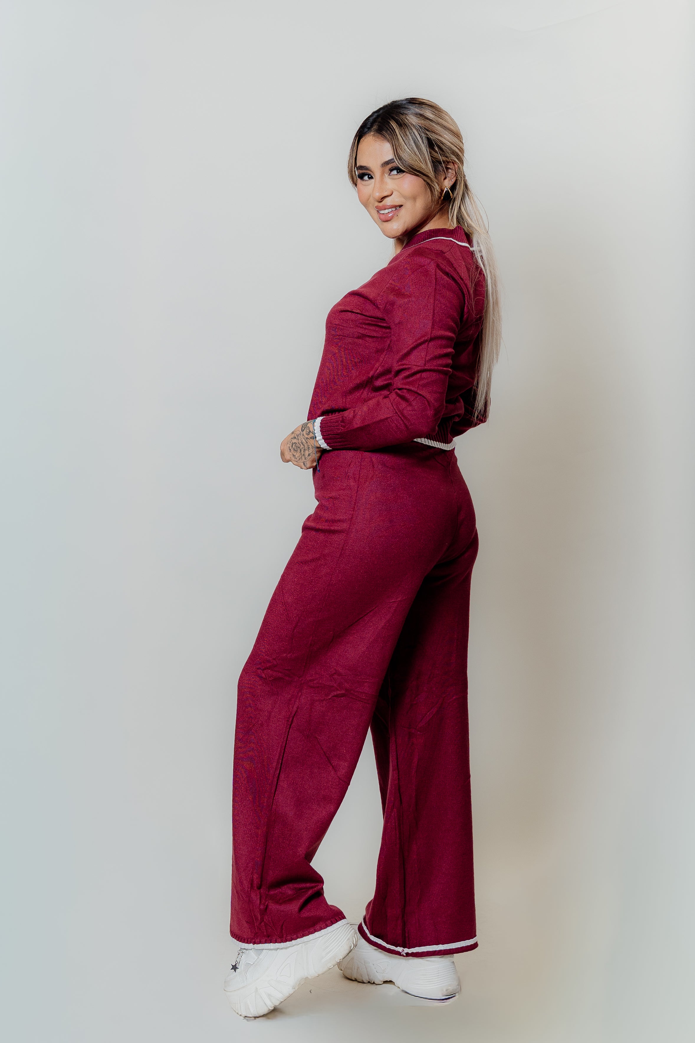 Conjunto de dos piezas con escote V manga larga y palazzo