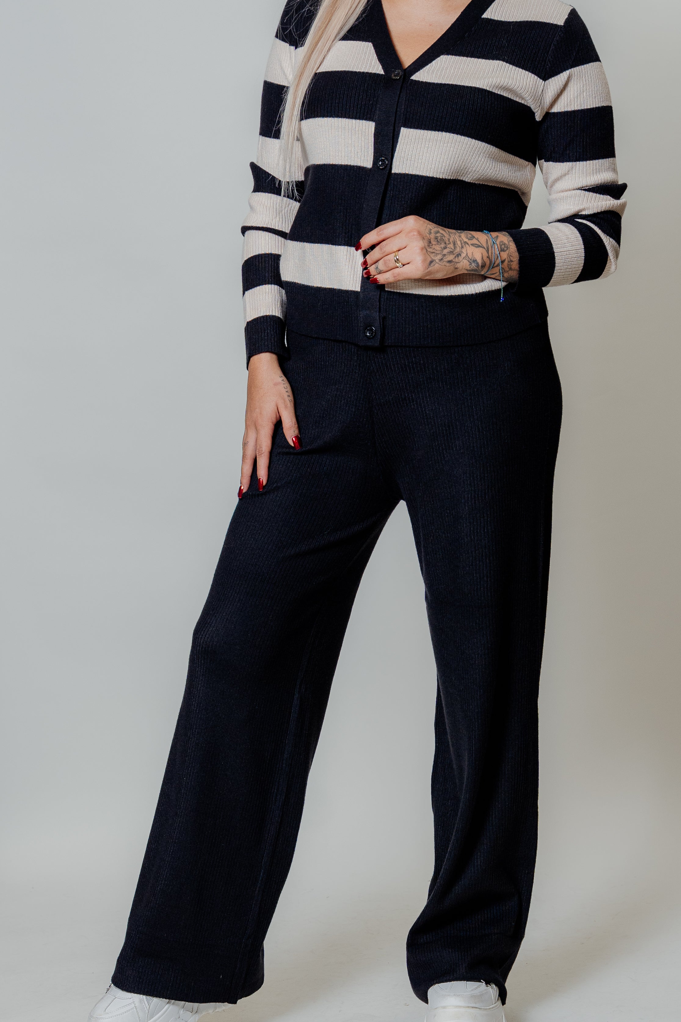 Conjunto de dos piezas rayado con cárdigan manga larga y palazzo