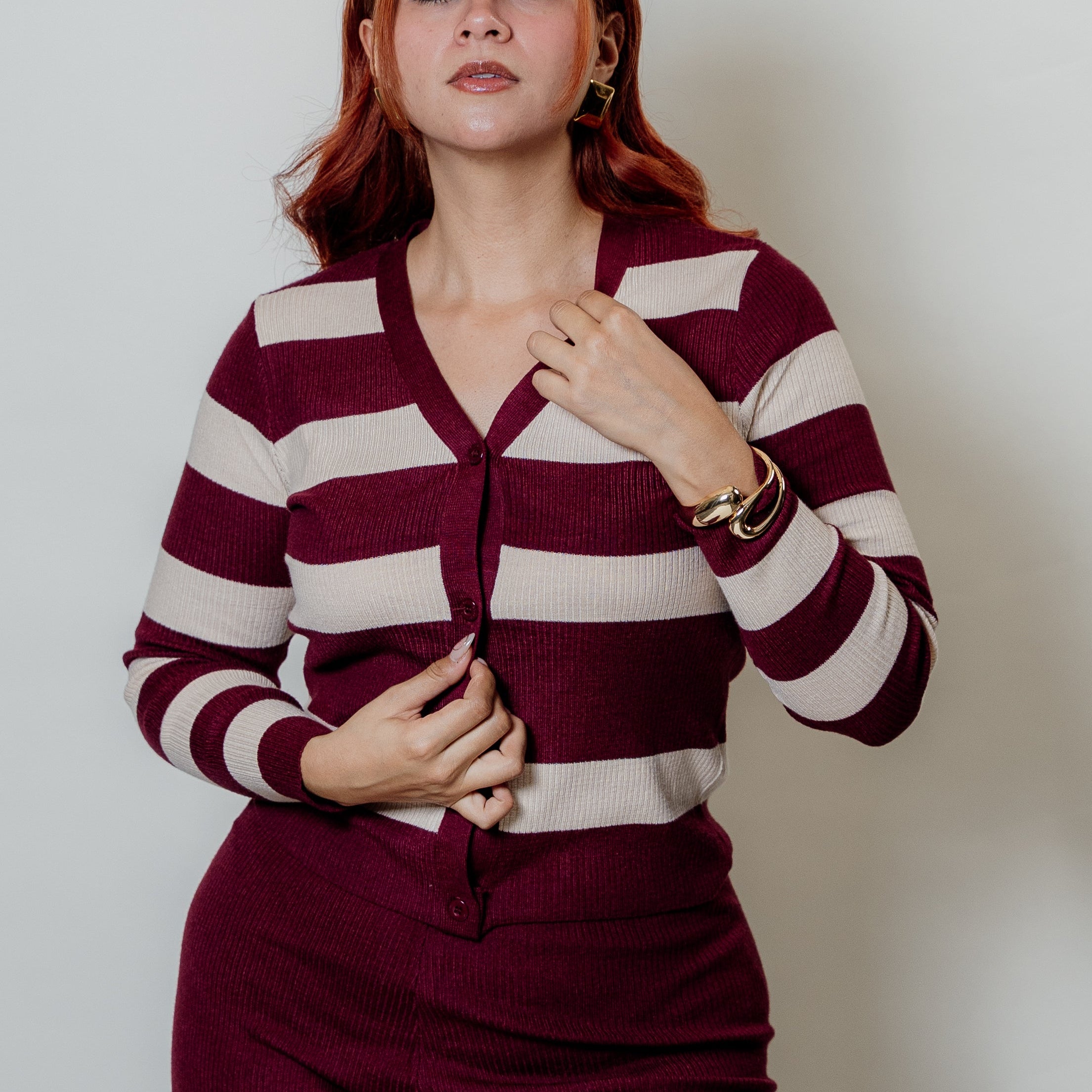 Conjunto de dos piezas rayado con cárdigan manga larga y palazzo