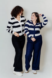 Conjunto de dos piezas rayado con cárdigan manga larga y palazzo