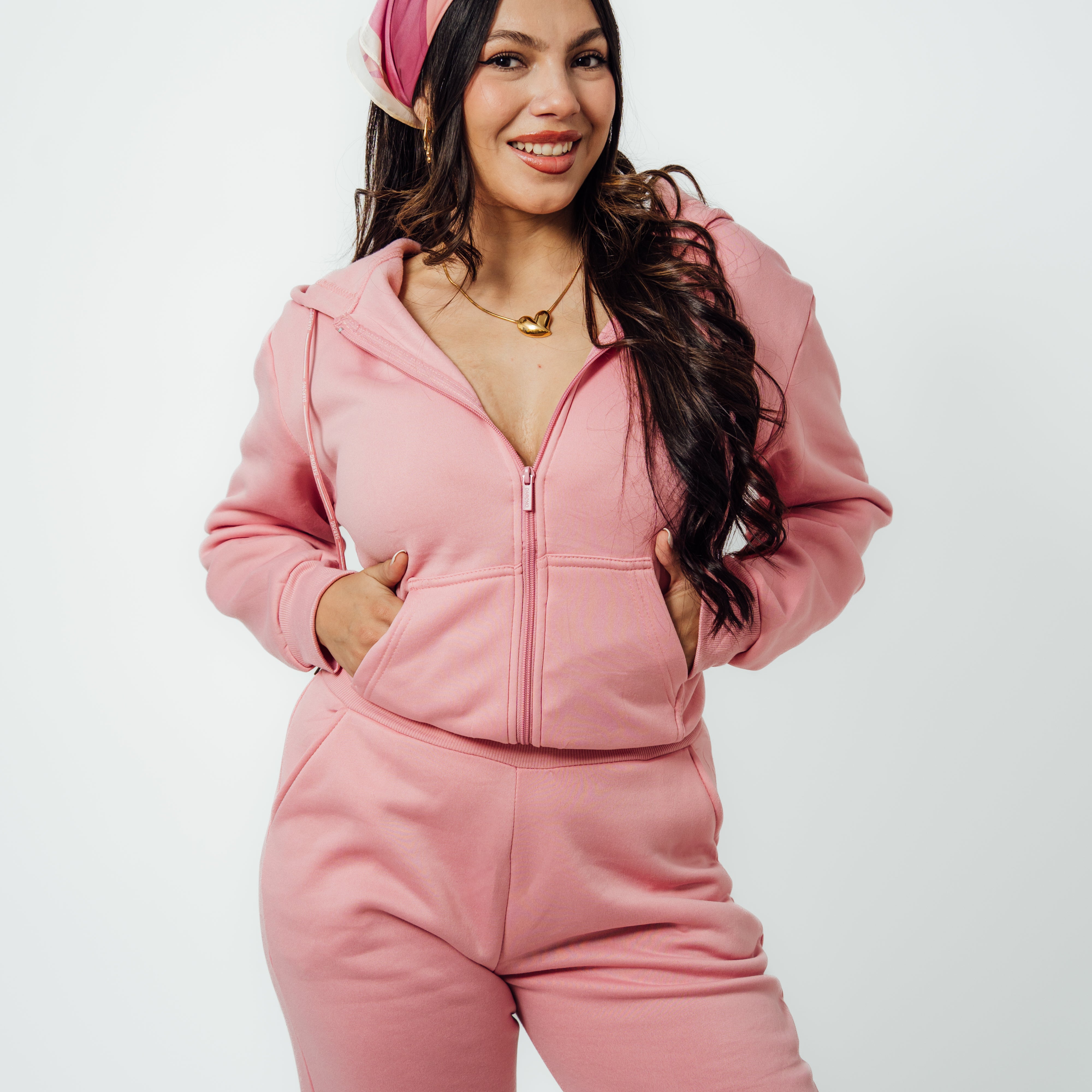 Set deportivo conjunto de pants y hoodie