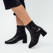 Botines negros de tacón