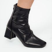 Botines negros de tacón