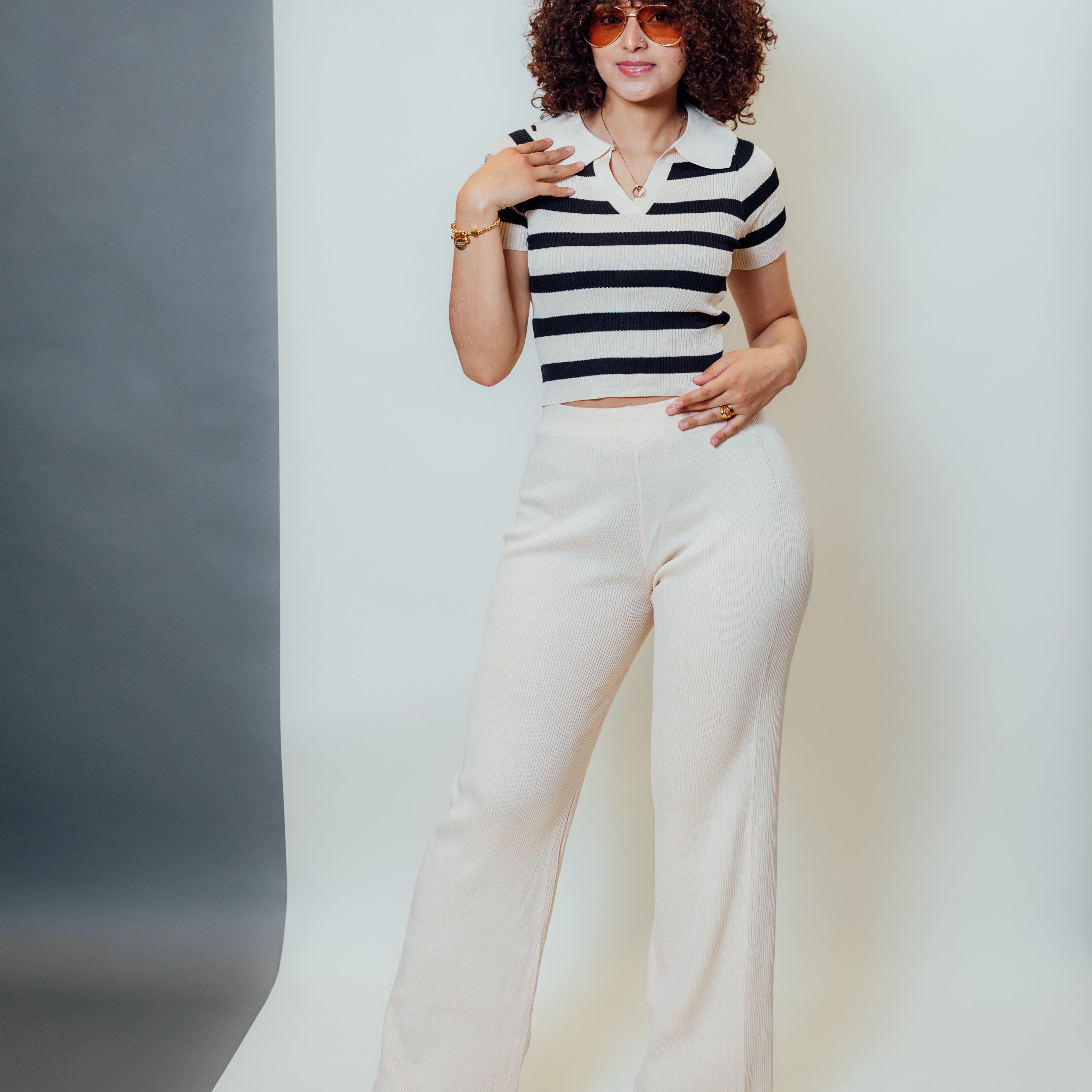 Conjunto de dos piezas estilo polo con pantalón palazzo