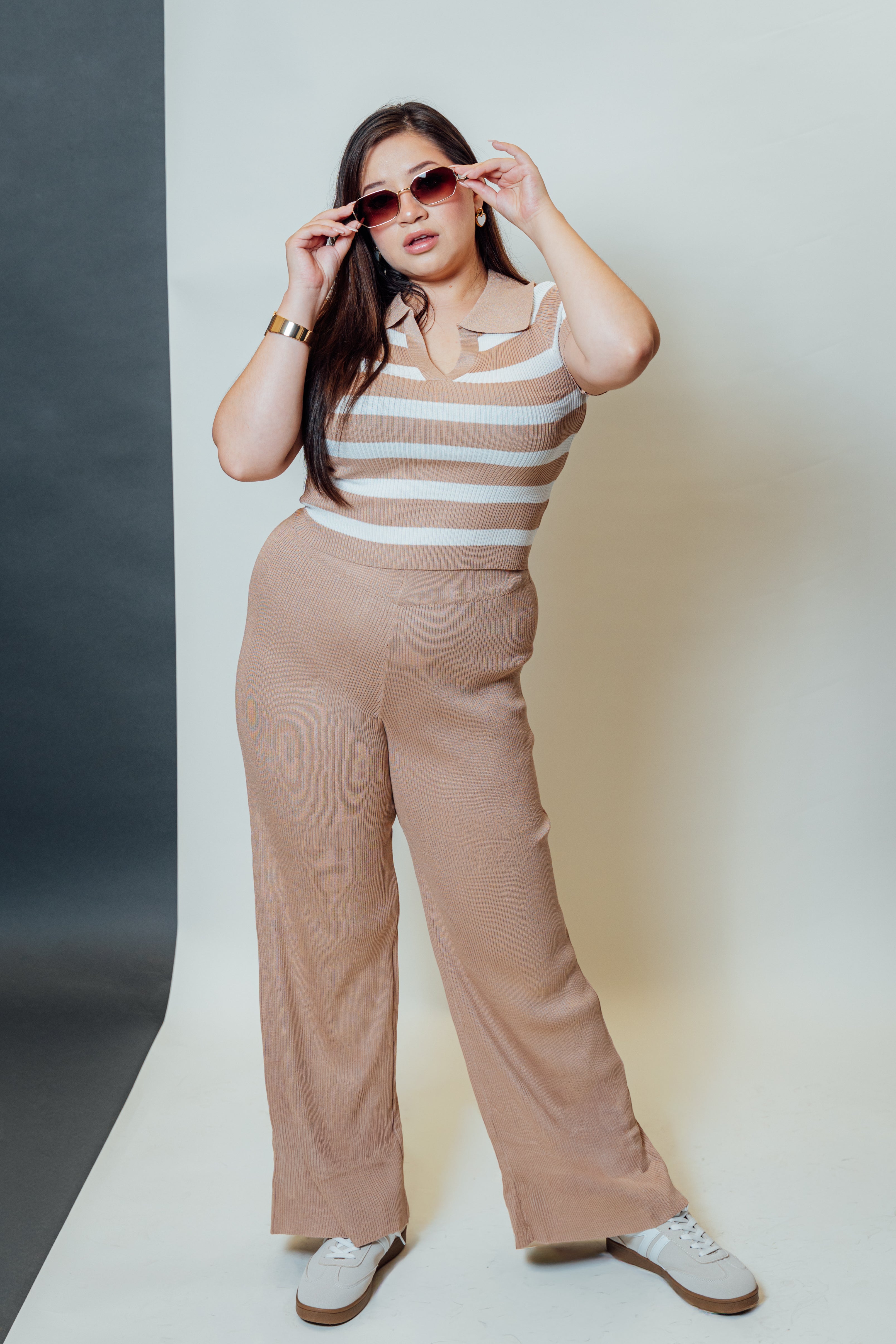 Conjunto de dos piezas estilo polo con pantalón palazzo