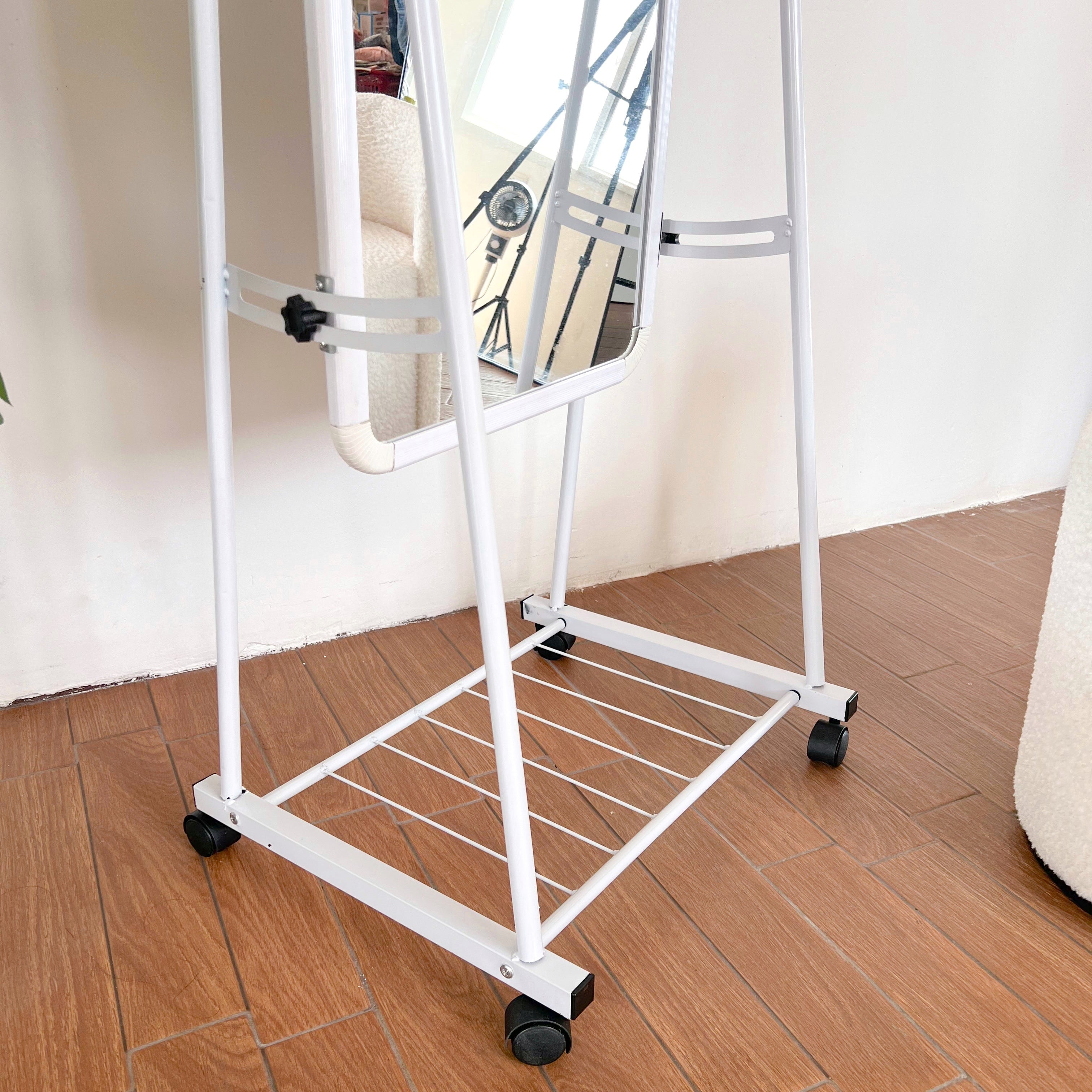 Espejo de cuerpo completo con ruedas