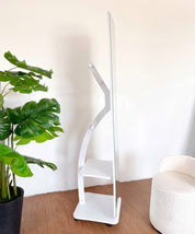 Espejo de piso con perchero y repisas