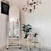 Espejo de cuerpo completo con ruedas