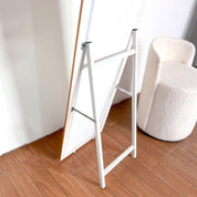 Espejo de piso de cuerpo completo blanco con marco texturizado