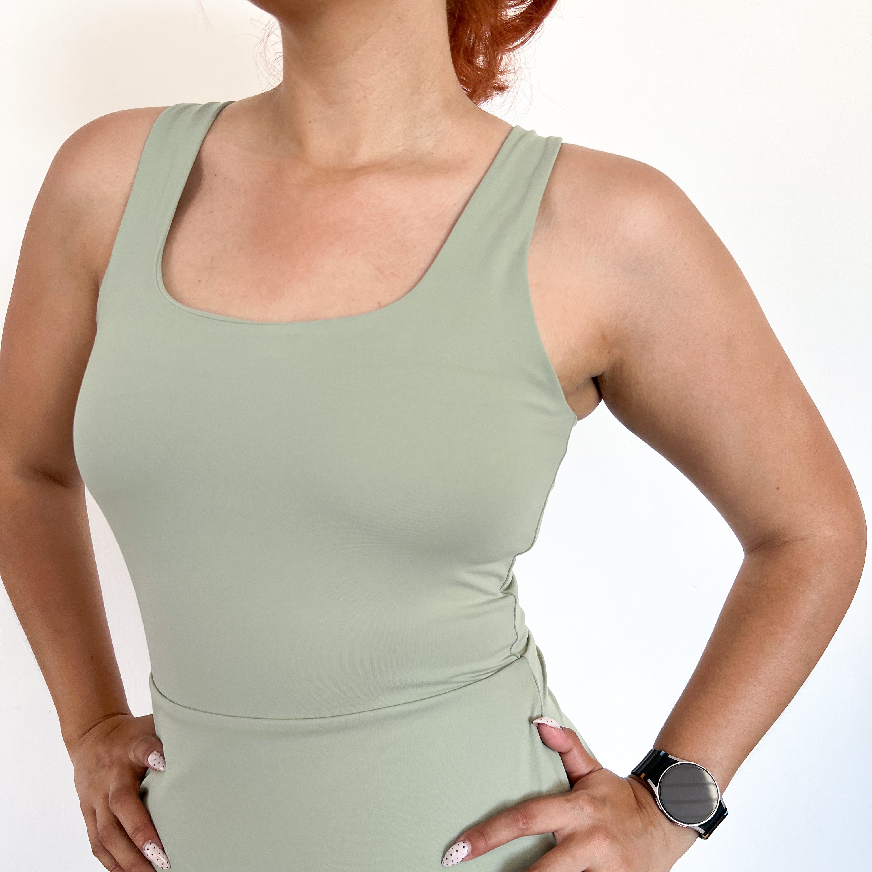 Vestido deportivo con bolsillos y short interno - Dressygt
