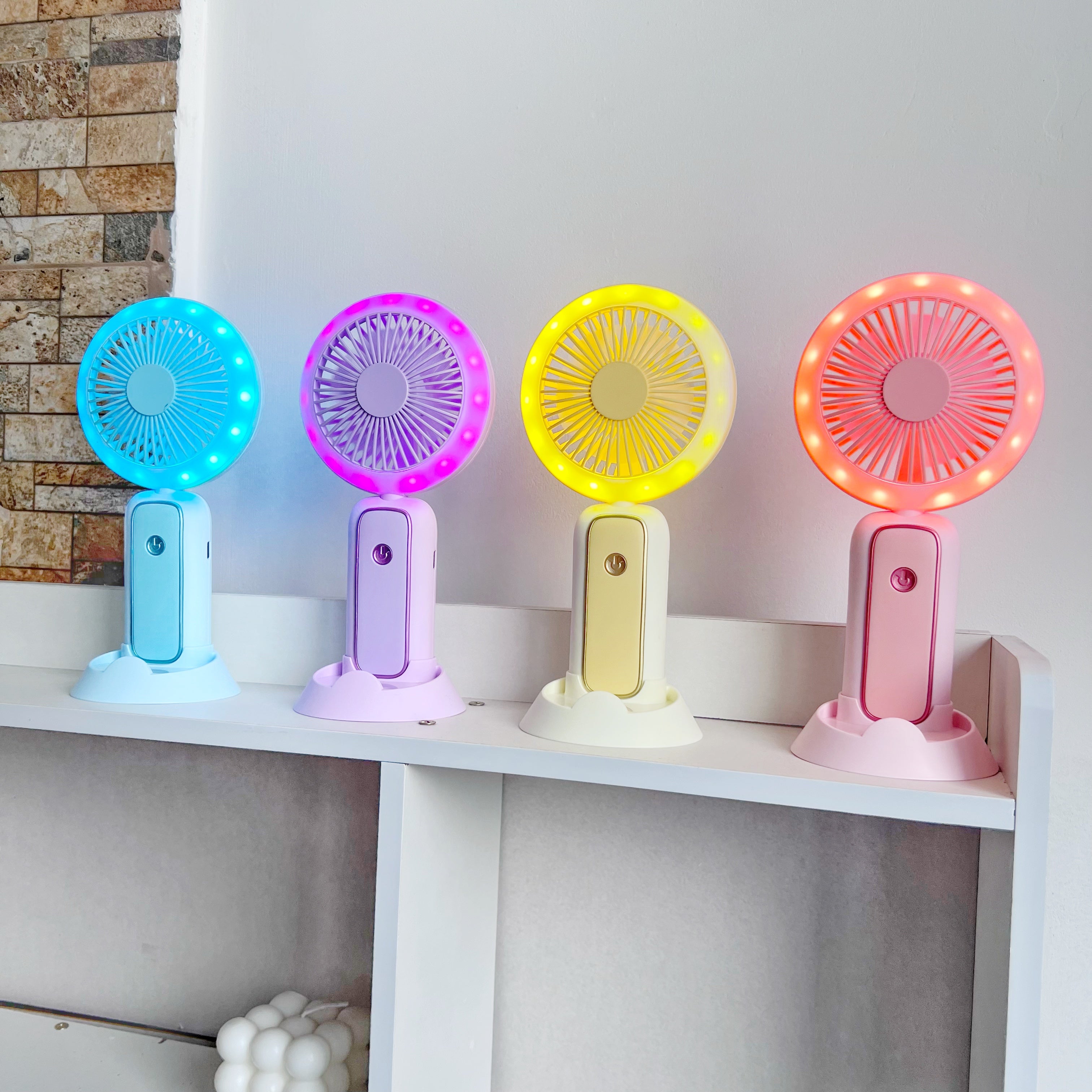 Ventilador pequeño con luz LED - Dressygt