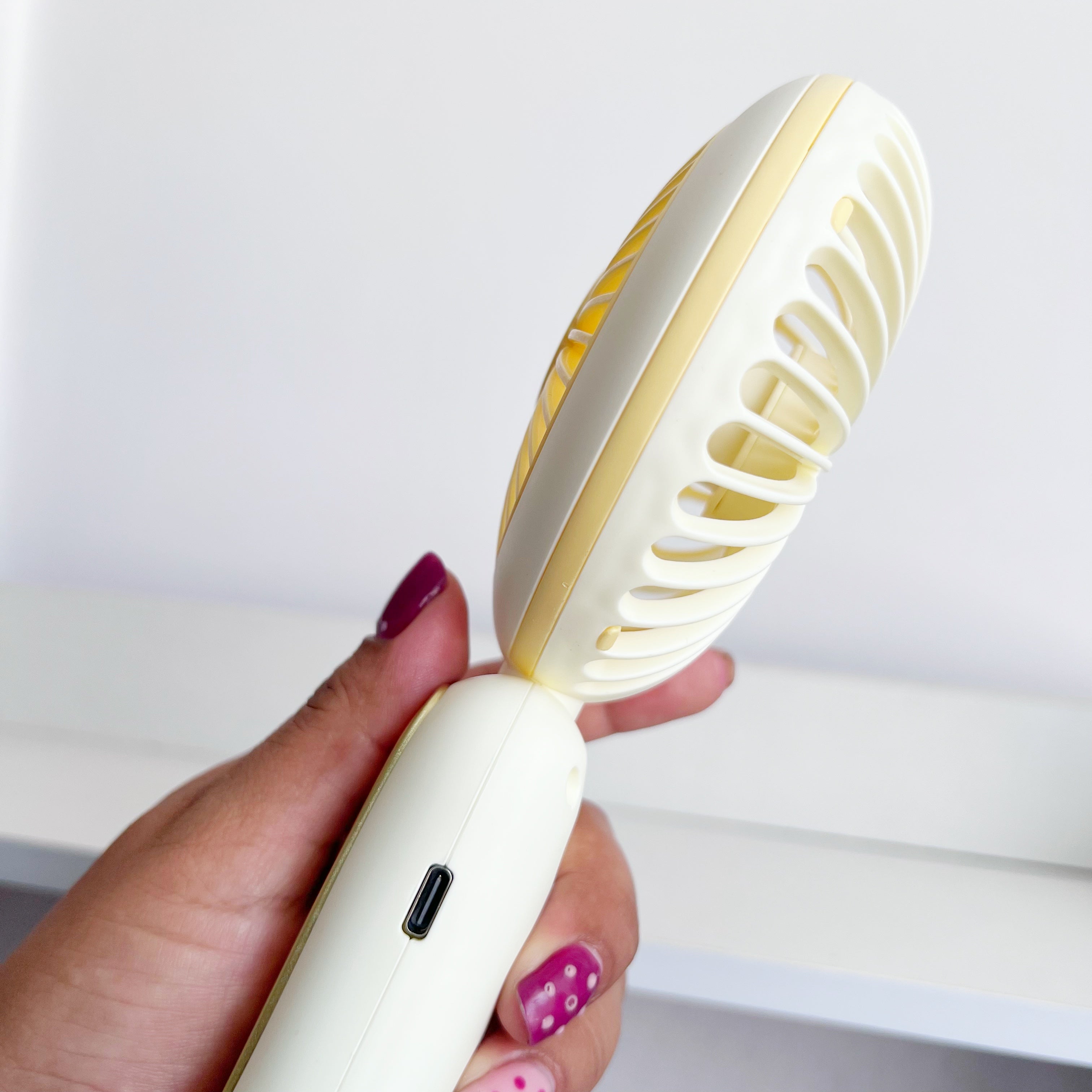 Ventilador pequeño con luz LED - Dressygt