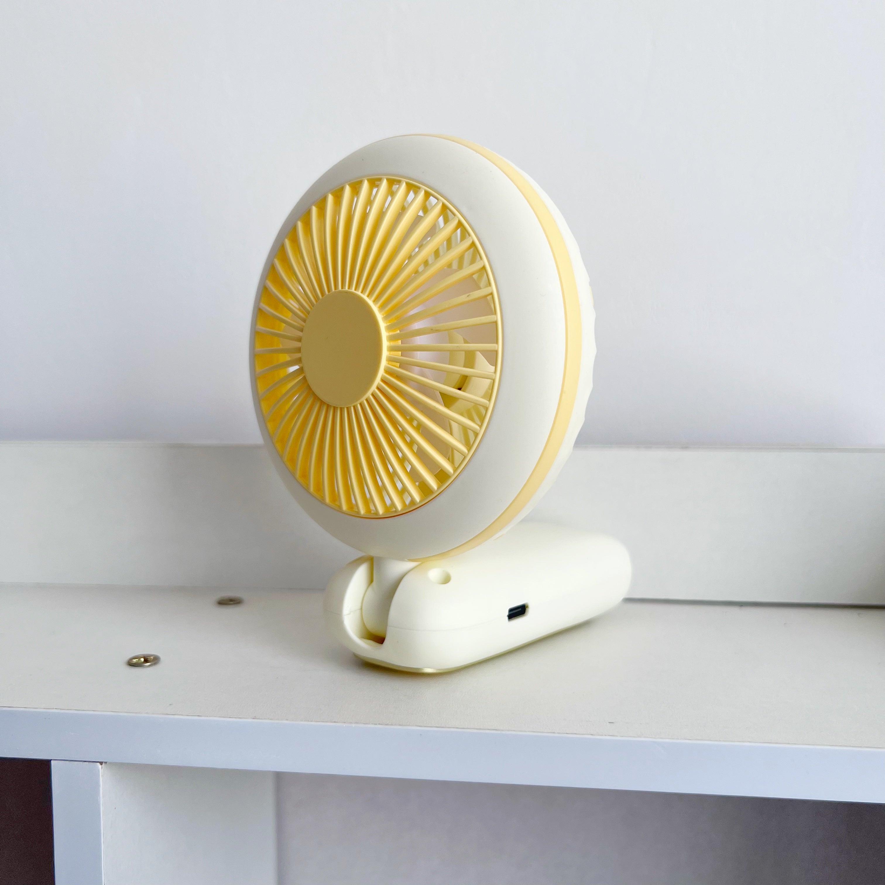 Ventilador pequeño con luz LED - Dressygt
