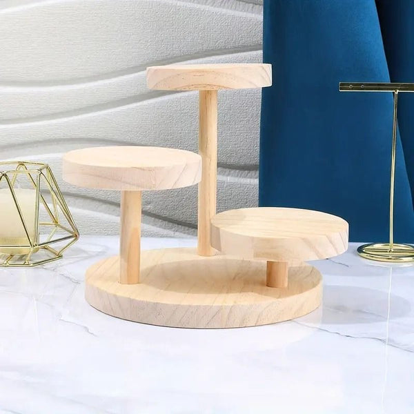 Exhibidor de madera de tres niveles