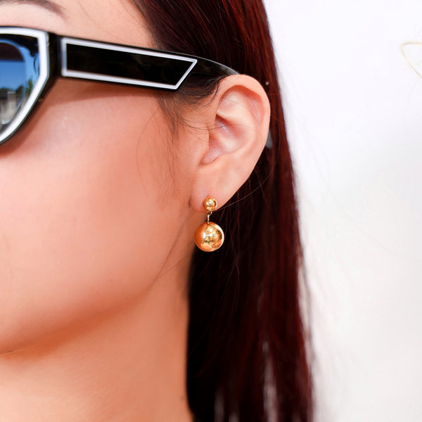 Aretes con diseño de esfera